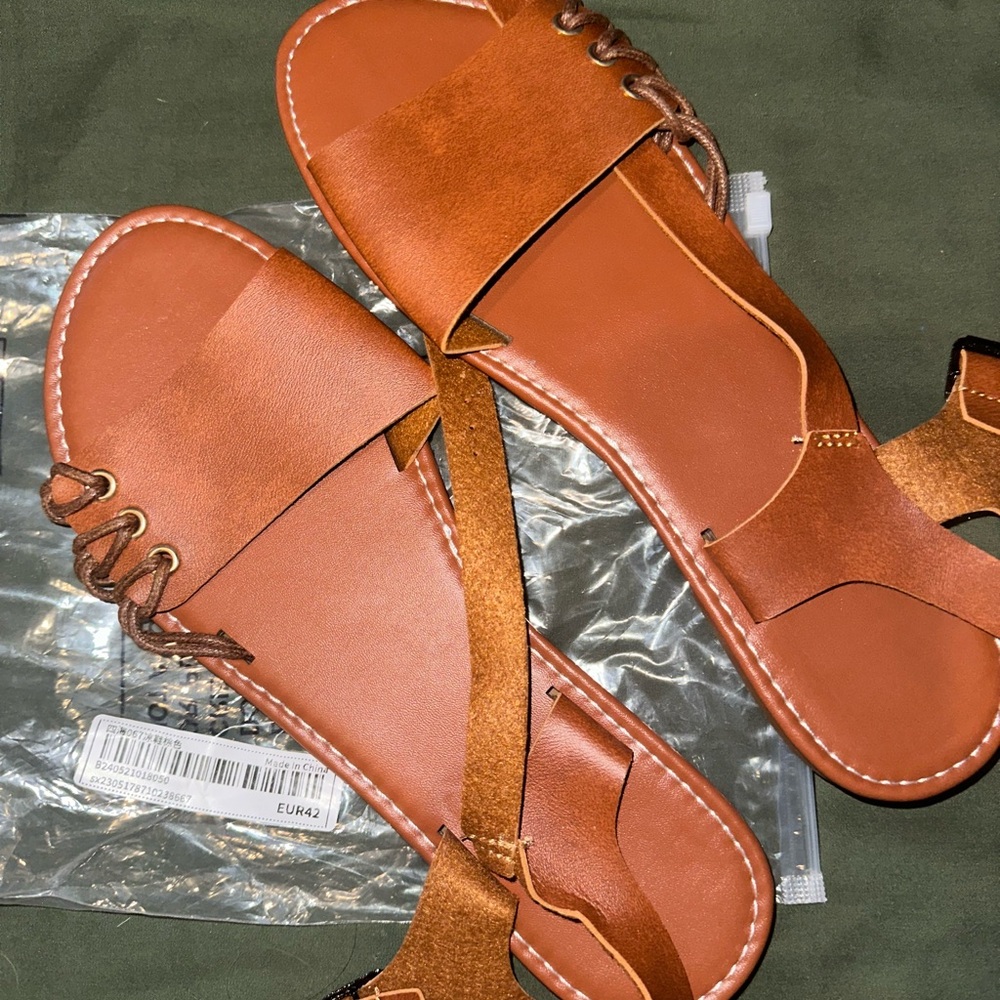 Brown Sandals size 10